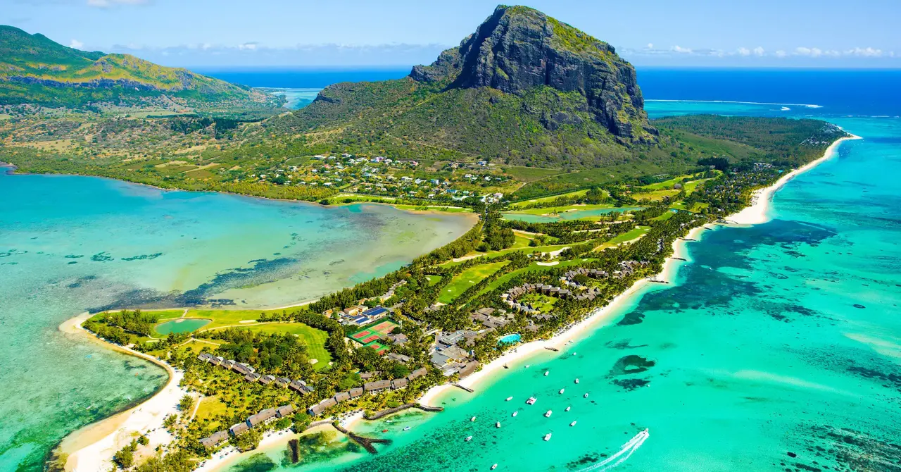 Mauritius travel cost और religion percentage